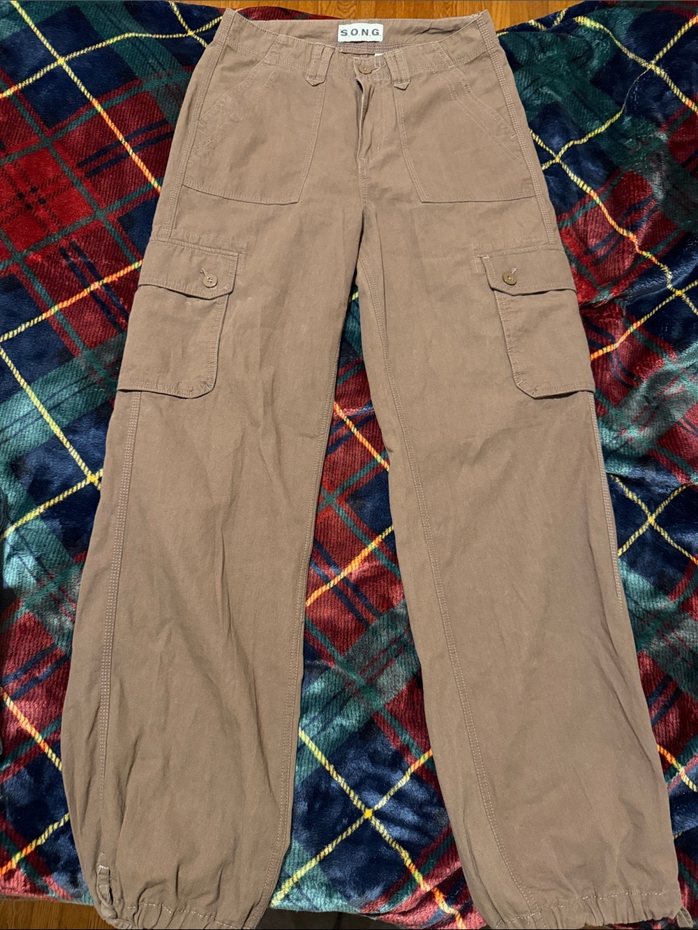 Women’s Cargo Pants in Brown
